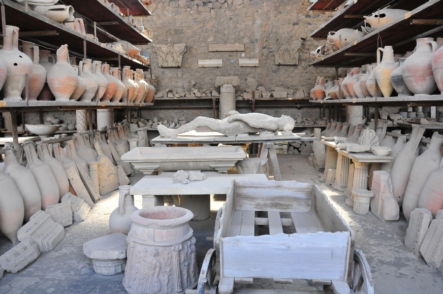 Dead man in Pompeii