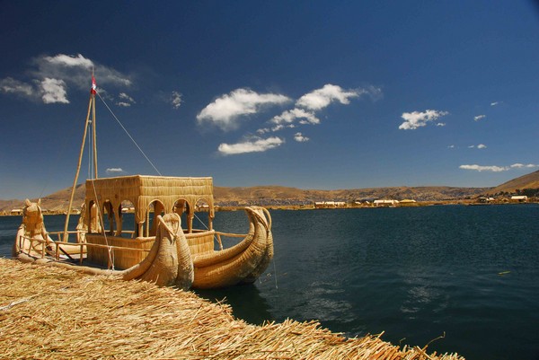 Reed boat, Uros Island, Lake Titicaca